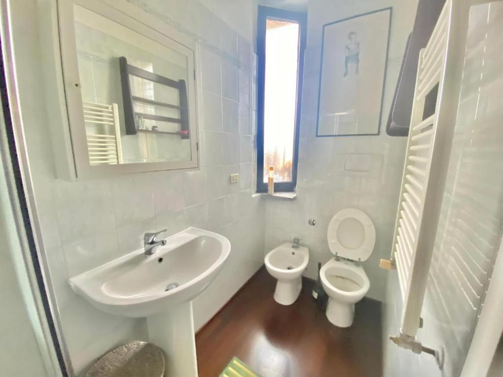 Grazioso Appartamento Nel Cuore Del Tran Tran Di Milano, Perfetto Per Amici E Famiglie, Vicino A Metropolitana Buitenkant foto